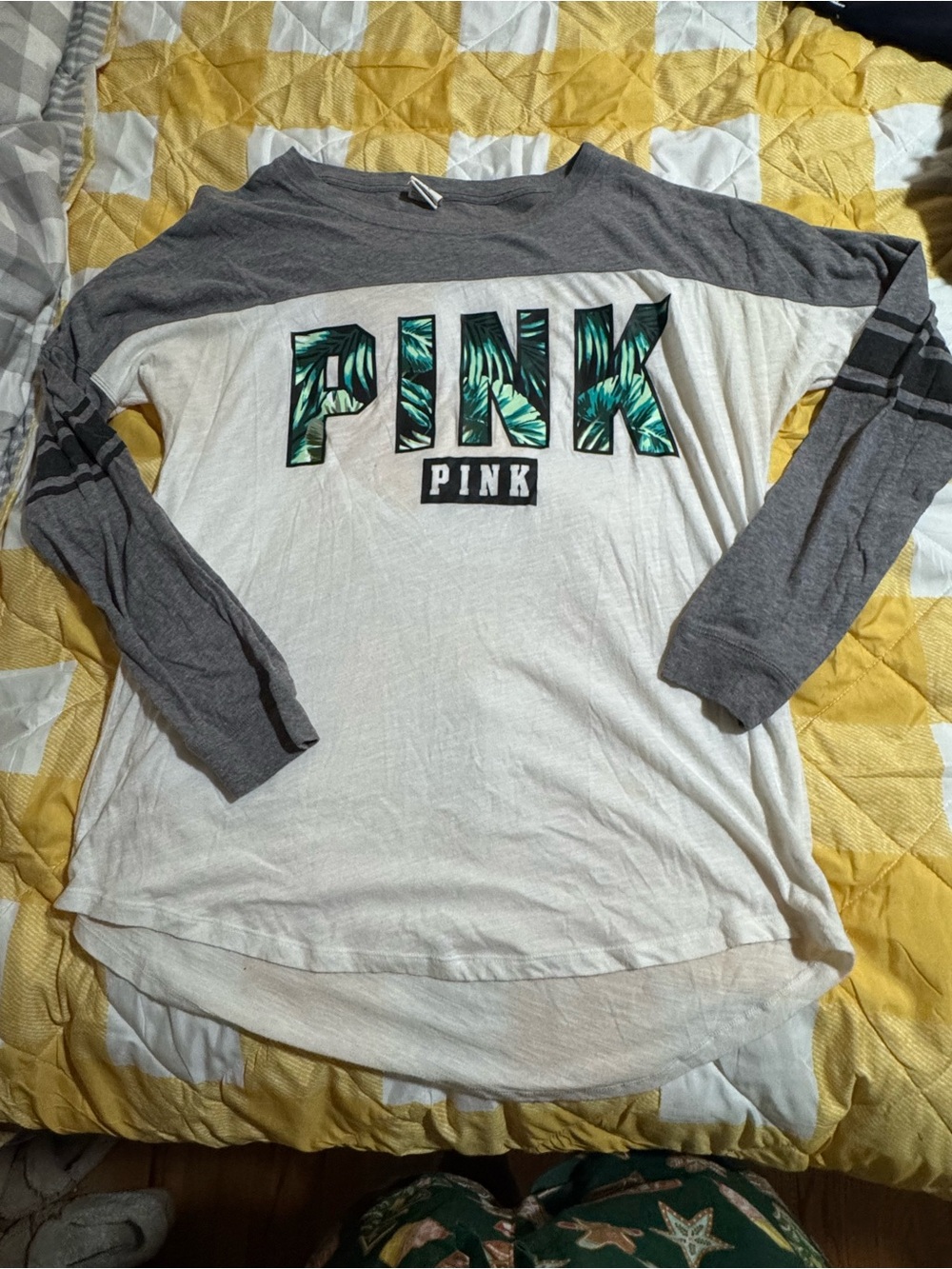 PINK Victoria's Secret White & Gray Tropical-Print Raglan Long Sleeve Tee
